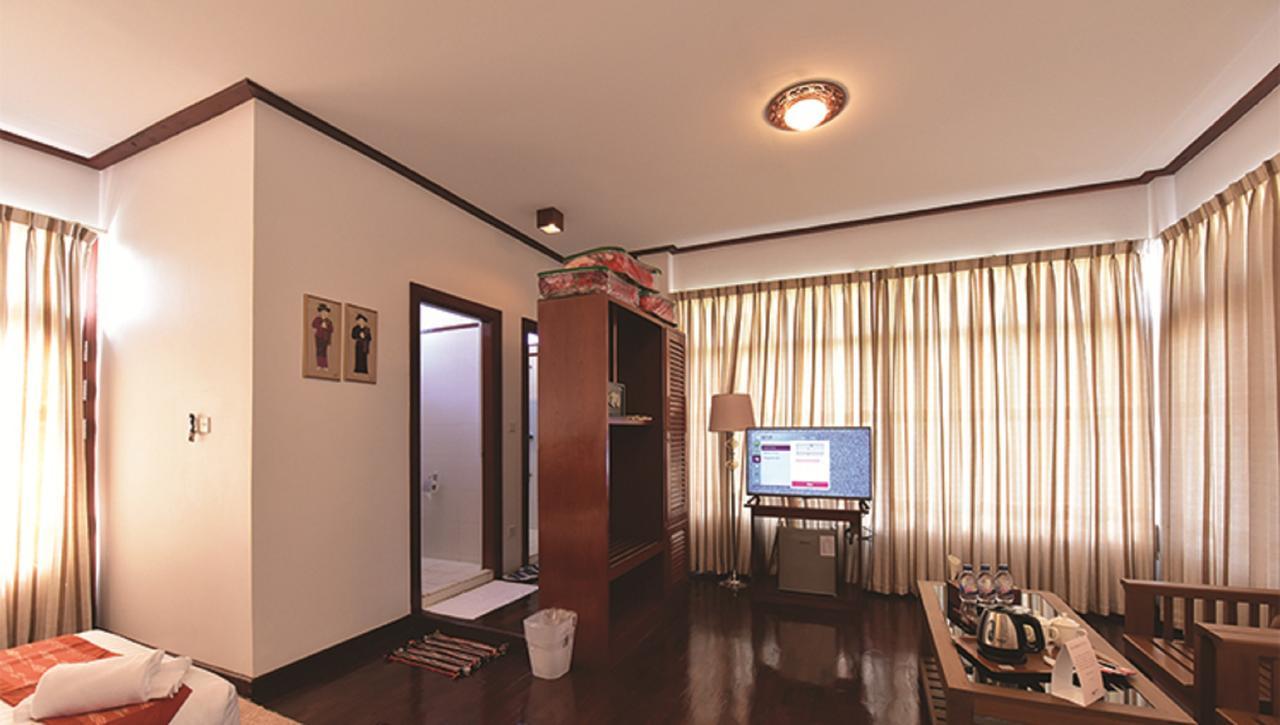 Hotel Maineli Nyaung Shwe Bagian luar foto