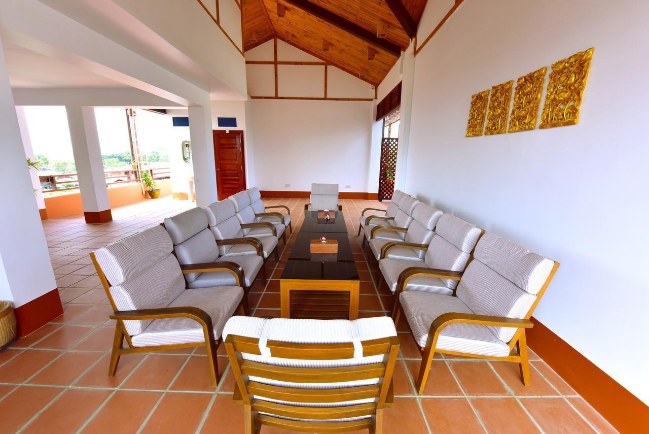 Hotel Maineli Nyaung Shwe Bagian luar foto