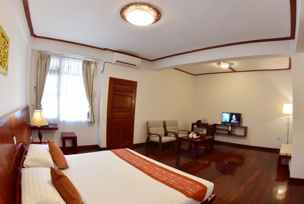 Hotel Maineli Nyaung Shwe Bagian luar foto